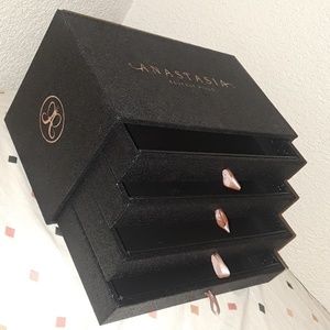 Abh eyeshadow BOX